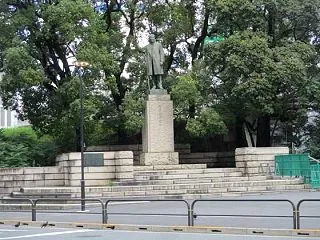中央区彷徨(その32) 渋沢栄一像と常盤…