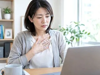 肩こりで病院に行くべきか迷ったときの受診…