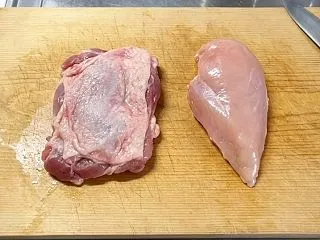鶏もも肉と鶏胸肉の違いは？栄養の違いも徹…