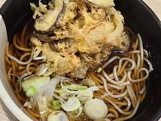 北朝霞駅前の立ち食いそば／彩むさし