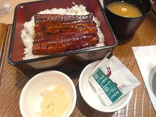 株主優待で「うな重」＠ガスト 10/21…