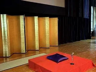 午前中の講座は落語で盛り上がる