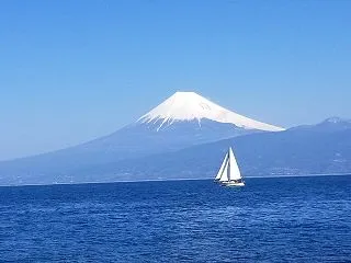 高市首相就任1年 独善の限界が見えてきた
