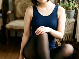 【AIグラビア】パンストを穿いた女の子の…