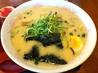 あくまで博多“風”塩らーめんだから！七飯…