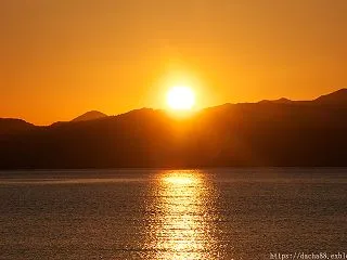 夕日ケ浦海岸にて ～それぞれの夕暮れ～ …