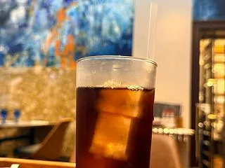 上野駅構内のレカン！壁を眺めながらティー…