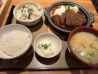 【レビュー】やよい軒の「味噌かつ煮定食」…