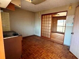３００万円の５戸のアパート。