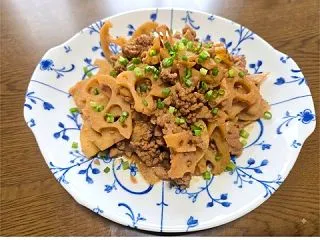豚ひき肉とれんこんの甘辛生姜炒め