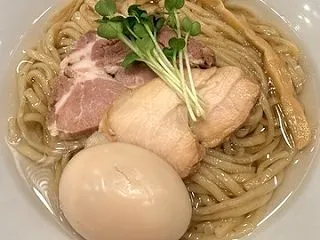 鶏そばムタヒロにて、帆立と鶏の昆布水つけ…