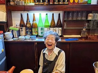 中野｢酒道場｣ ガハハ女将に屋号がなぜ酒…