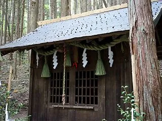神社の銅板屋根