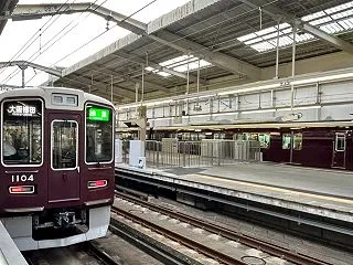 阪急川西能勢口朝ラッシュ2000F日生エ…