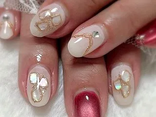 きれいな赤ネイル