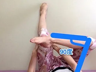 美脚、ヒップアップに。効かせるお尻のスト…