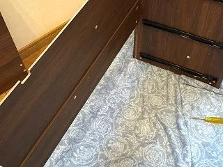 組み立てが大変だったパーツで届いた棚