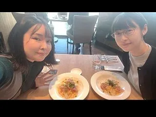 【画像】美人声優(46)さん、地味系人妻…