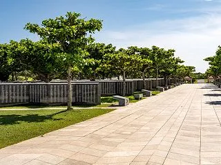 ひめゆりの塔と平和祈念公園の回り方｜受付…