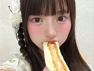 【画像】清楚系アイドルさん、脱いだ瞬間ド…