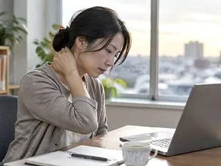 肩こりを放置するとどうなる？そのままにす…