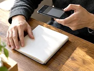 紙の日記をデジタル保存する前に｜残すペー…