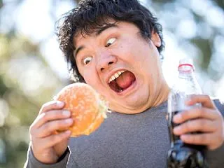 YouTube「大食い動画は収益認めん」…