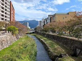 今日は温泉かな…