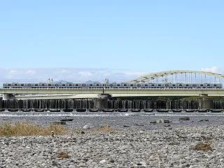 多摩川橋梁の小田急3000形