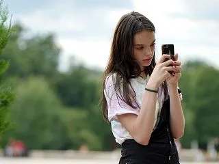 中学生のiPhoneスクリーンタイム設定…