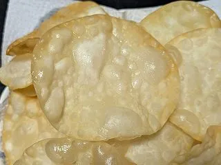 餃子の皮が余ったらチップスに！揚げるだけ…
