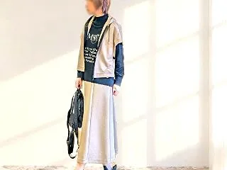 上品な艶ベージュが大人に似合う｜ダンボー…