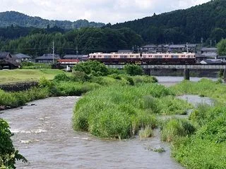名鉄広見線 可児川橋梁のツートン