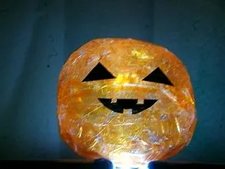 『セロテープのハロウィンのかぼちゃランプ…