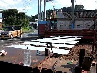 〔中津留水利組合〕用排水路の鉄蓋（１）