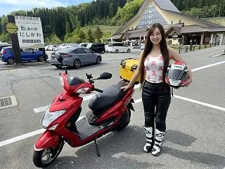 シグナスにAIで女性モデルを