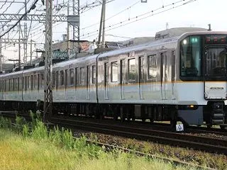 五位堂行き準急で活躍する近鉄5820系
