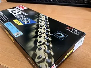 ドライブチェーンを交換する（XSR125…