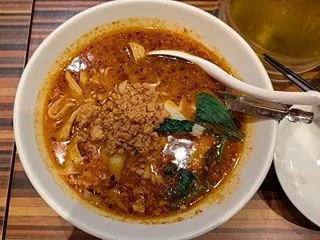 都内の絶品太麺グルメ3選！麻辣刀削麺から…