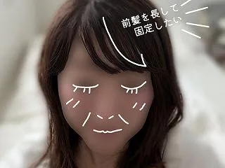前髪は涼しい顔で定位置をキープ