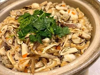 広島の「かき船 かなわ」で松茸ご飯