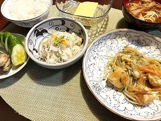 お給料日前日の夕食は＆ムネ肉と豆苗、モヤ…