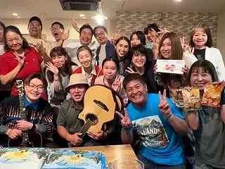 目がばきってる
