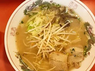 「大食い動画」規制の動き。医師が警鐘