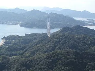 高見山頂の展望台に立つと、目の前には瀬戸…