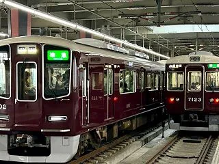阪急宝塚朝ラッシュ2002F•8035F…
