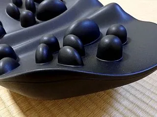 RAKUNA 肩甲骨はがしピローを使って…