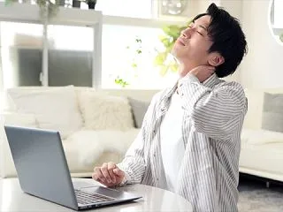 巻き肩のセルフチェックはどうする？壁と鎖…