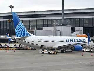ユナイテッド航空、機内食の事前注文を短距…