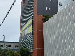 聖水のPOPUP激戦区！呼び込みに誘われ…